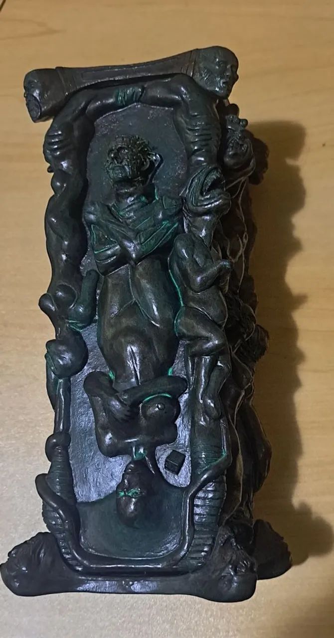 Estátua Pilar das Almas Hellraiser 3 Clive Barker NECA 