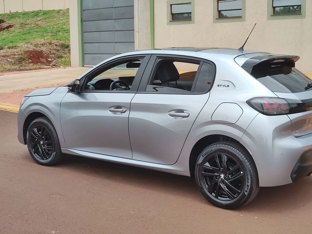 Peugeot 208 Style 2024 - Foto 3