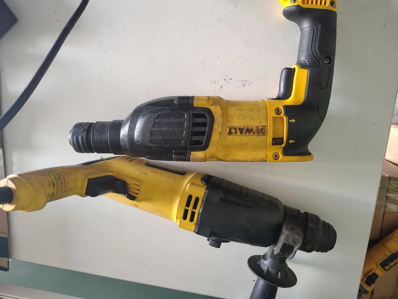 Furadeira/Martelete Dewalt e Stanley 515 cada  - Foto 2