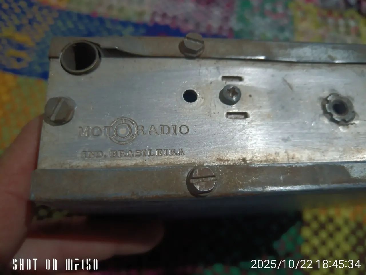 Vendo rádio moto rádio antigo de carro pra coleção não funciona pode funcionar se revisar  - Foto 2