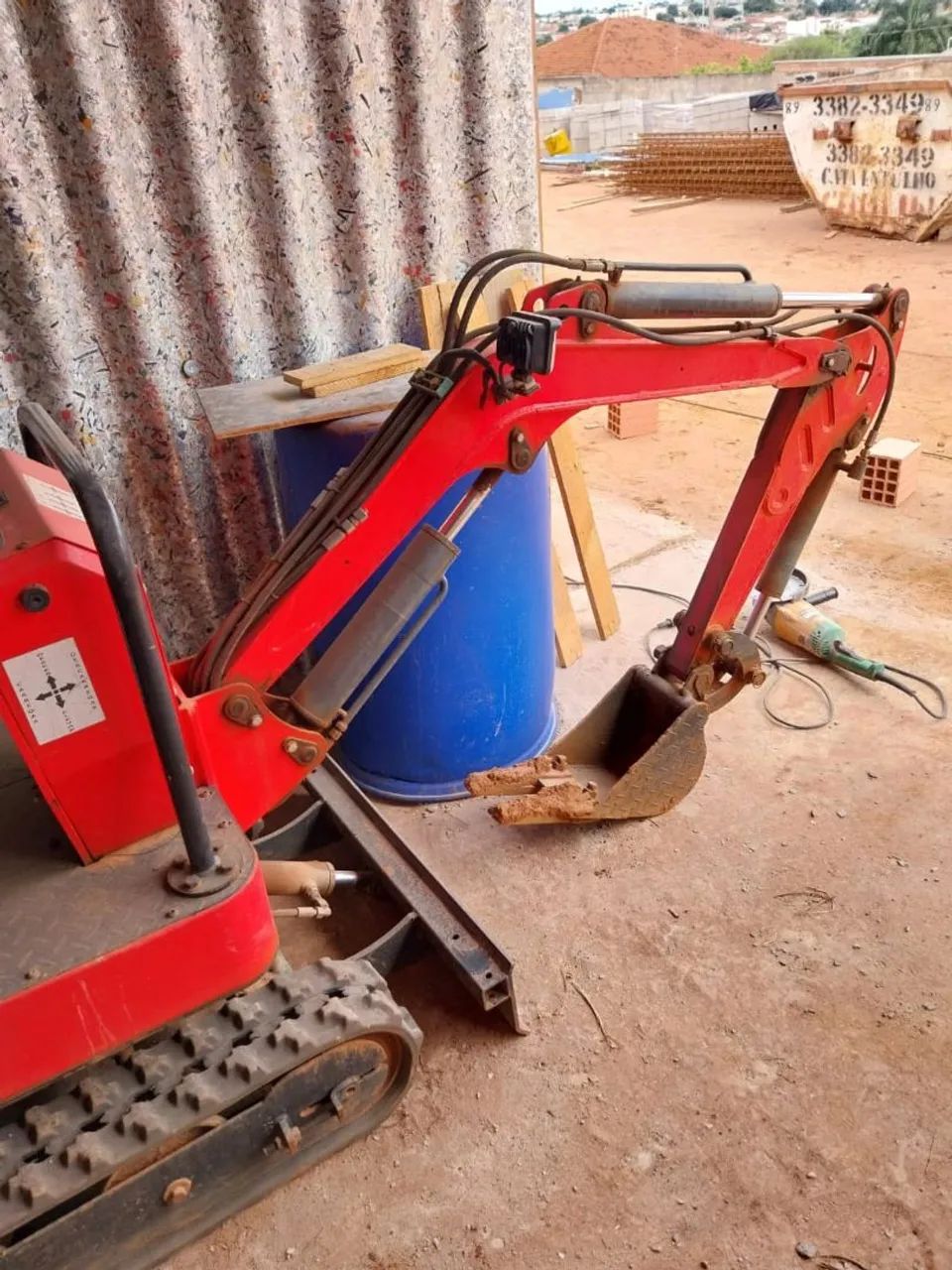 Mini Escavadeira 1.000 Kg 12hp a Diesel com capota Nagano 2023.