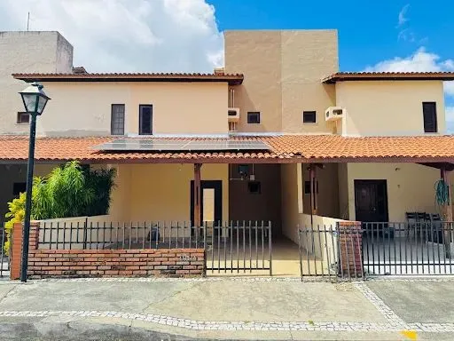Casa com 3 quartos à venda em condomínio no Passaré