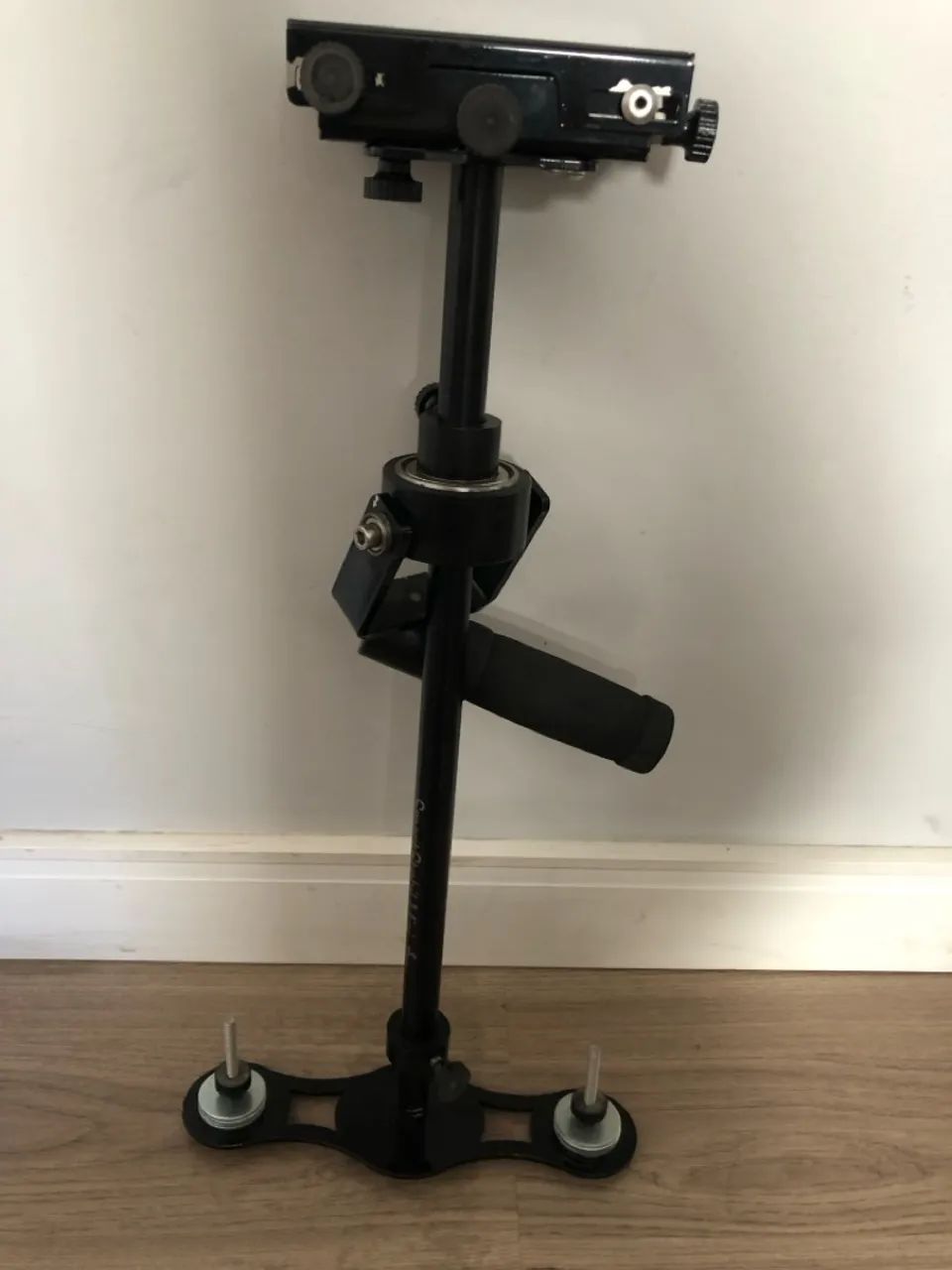 Estabilizador de Câmera Profissional - Muito Novo - Foto 5