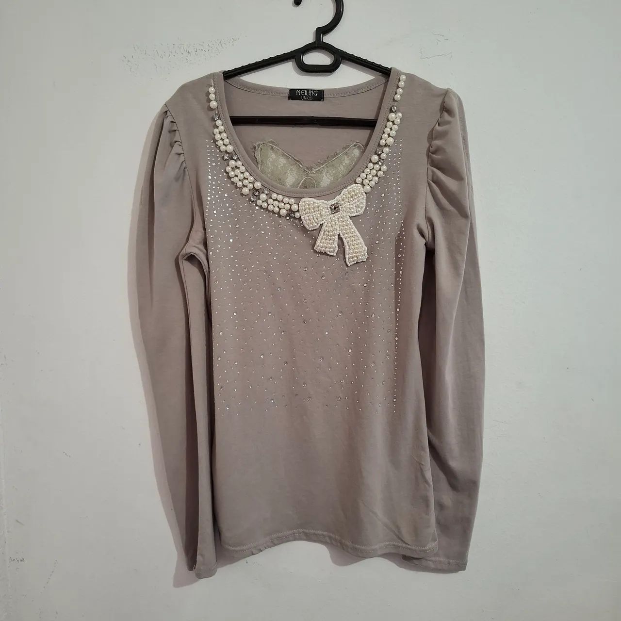 Camiseta manga longa bordada