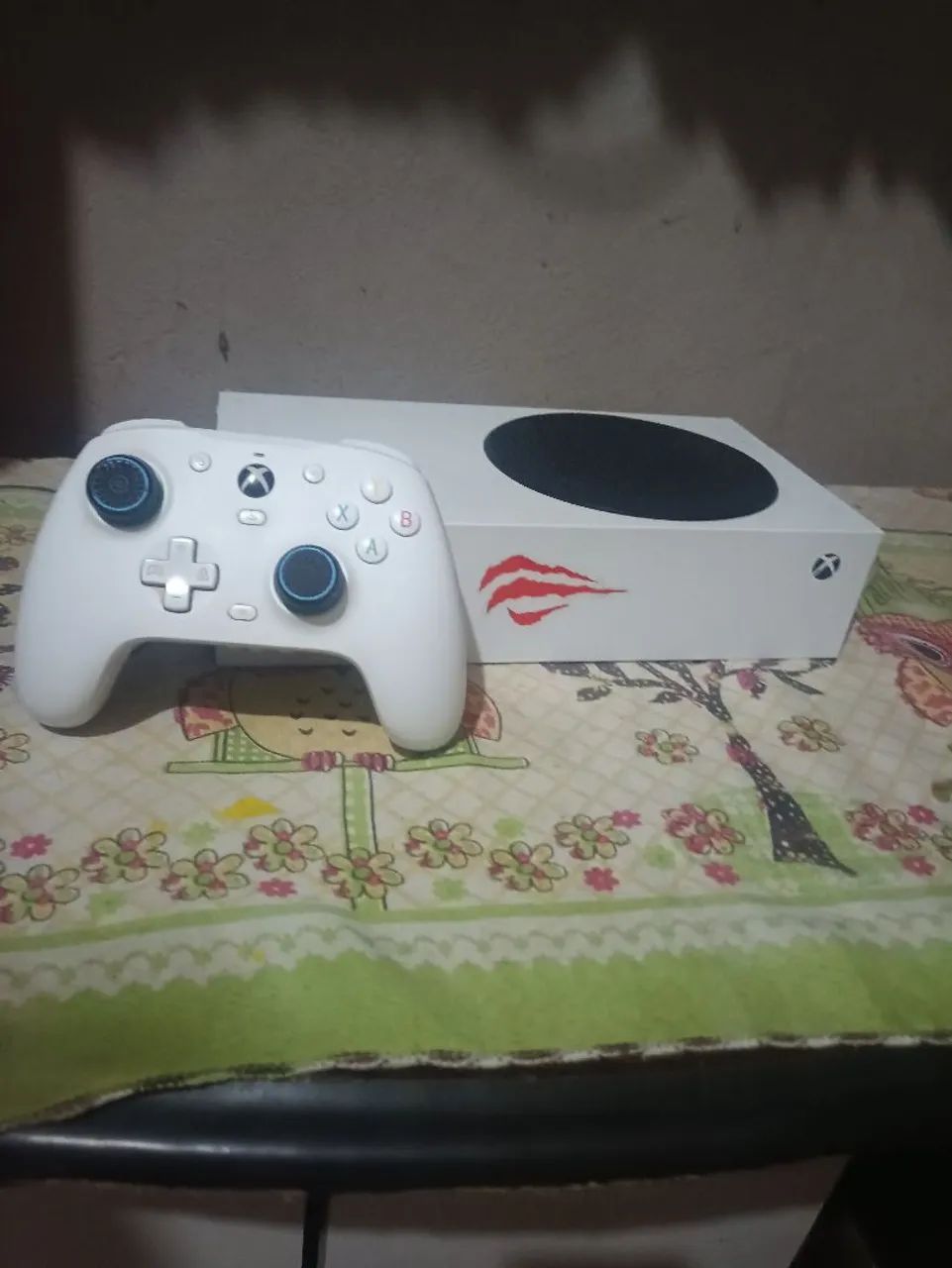 XBOX SERIES S ACOMPANHADO DE CONTROLE GAMESIR G7 SE - Foto 3