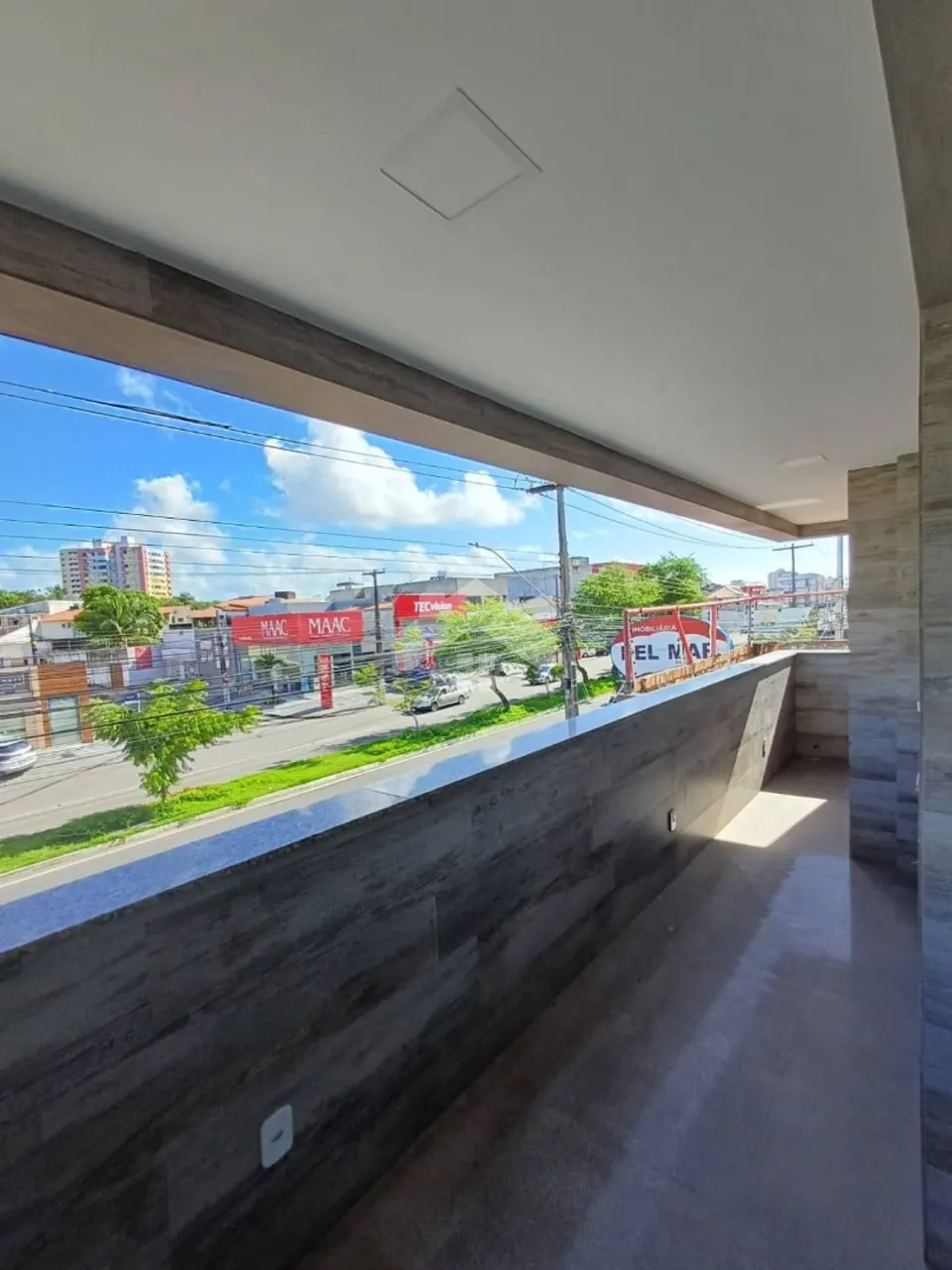 EDIFÍCIO COMERCIAL COM 16 SALAS - SALGADO FILHO