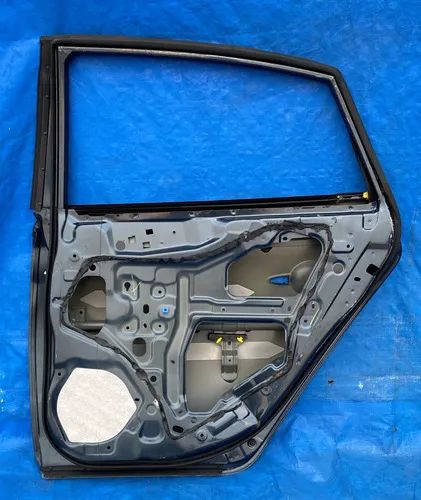 Porta Traseira Direita Sentra 2014 2015 2016 / Detalhe Preto
