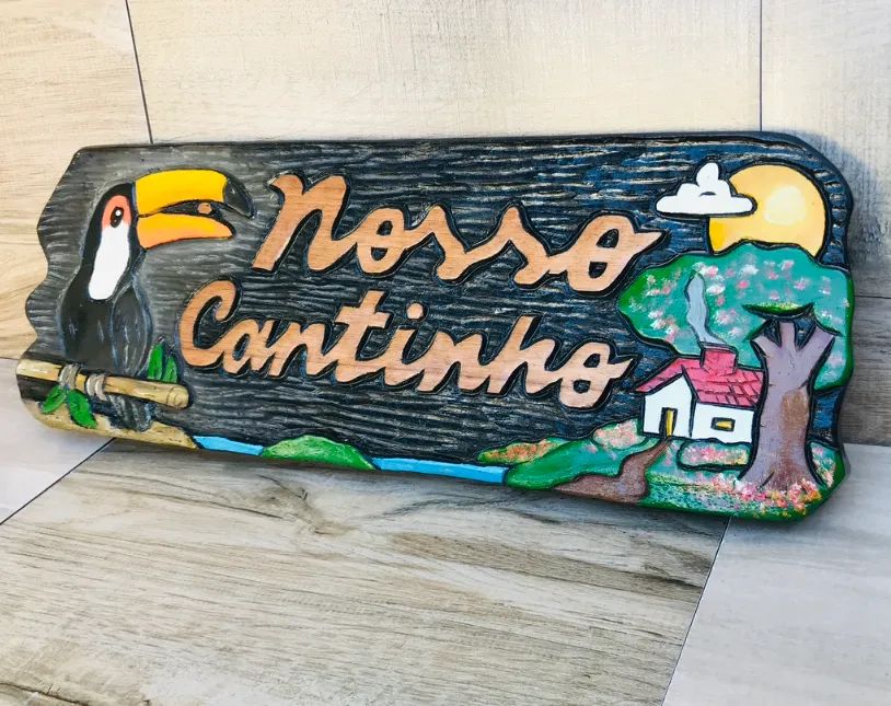 Placa entalhada em Madeira Decorativa 'Nosso Cantinho'  - Foto 4