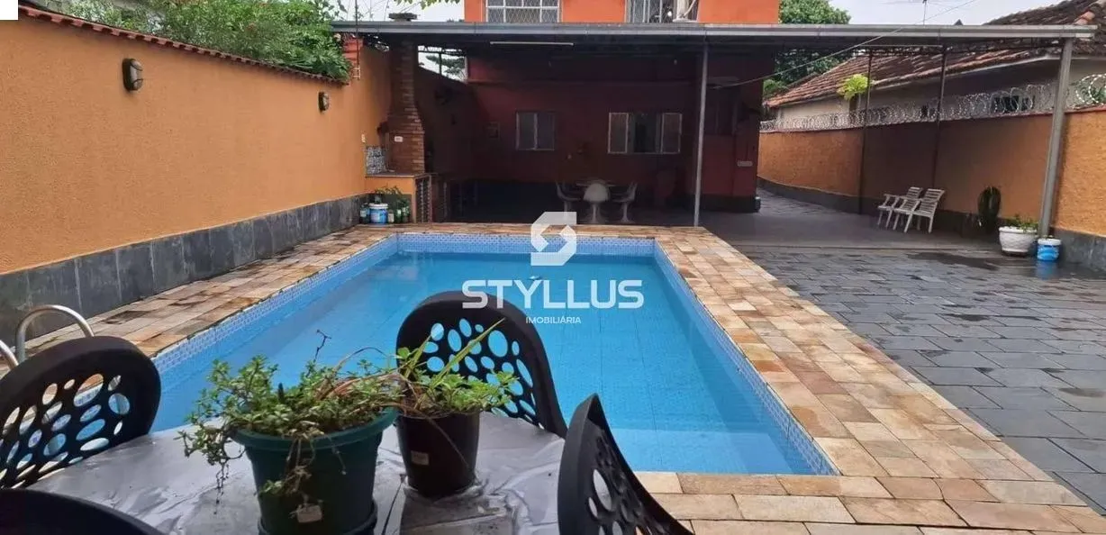 Praça Seca | Casa 6 quartos, sendo 1 suite