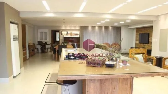 Apartamento Duplex com 4 dormitórios para locação, 293 m² por R$ 12.000,00 - Centro - Mari