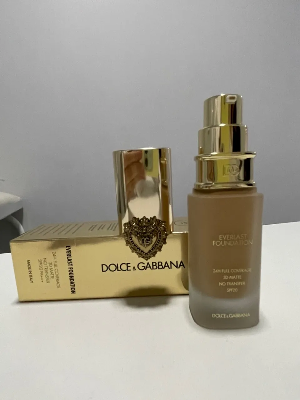 Base Dolce & Gabbana Everlast Foundation
