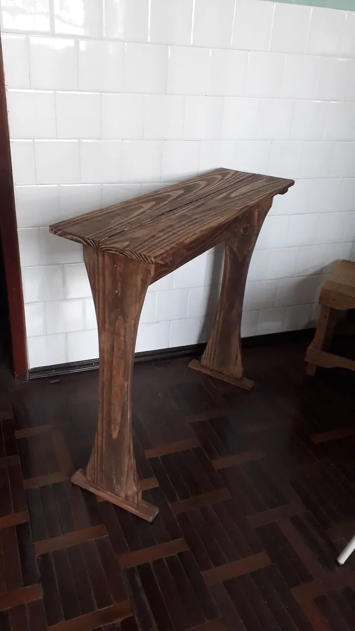 Mesa de madeira rústica