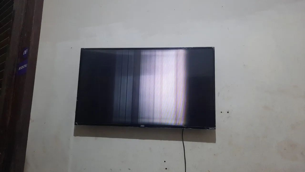Smart Roku TV 43 polegadas(Tela com defeito)