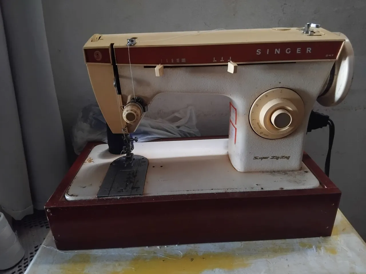 Máquina de costura Singer Super Zig-Zag 247