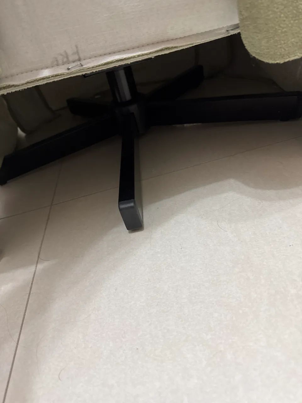 Poltrona amamentação verde com puff - Foto 6