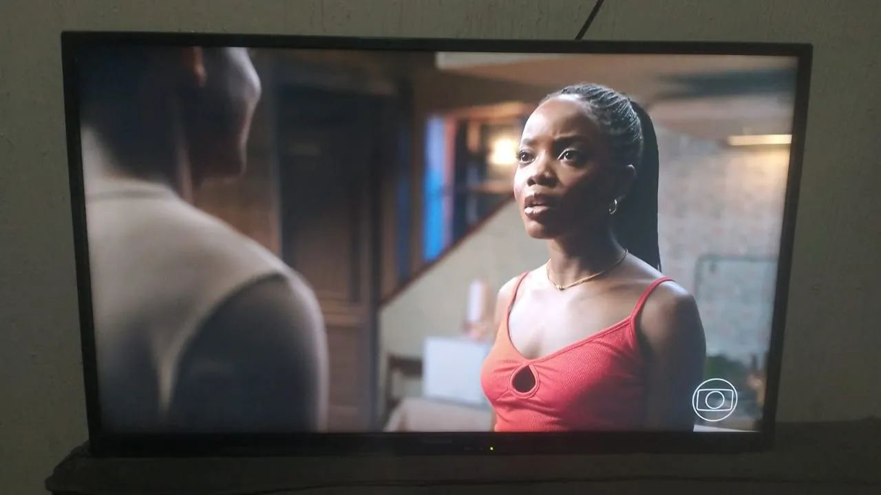 TV 43 polegadas Panasonic - Foto 2