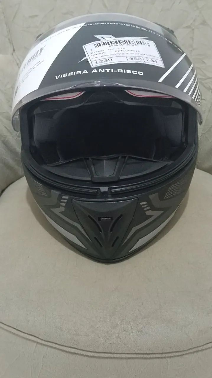 Capacete xtroy tamanho 60 com óculos NOVO - Foto 5