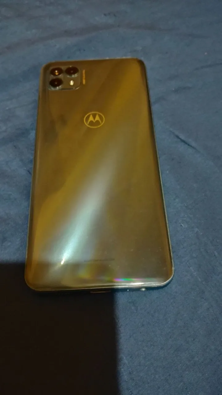 Vendo celular moto G50 semi-novo