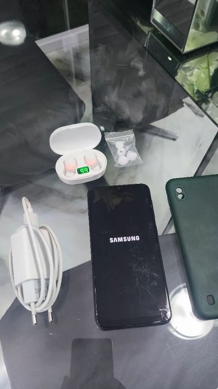 Samsung Galaxy A10 180,00 com fone grátis 