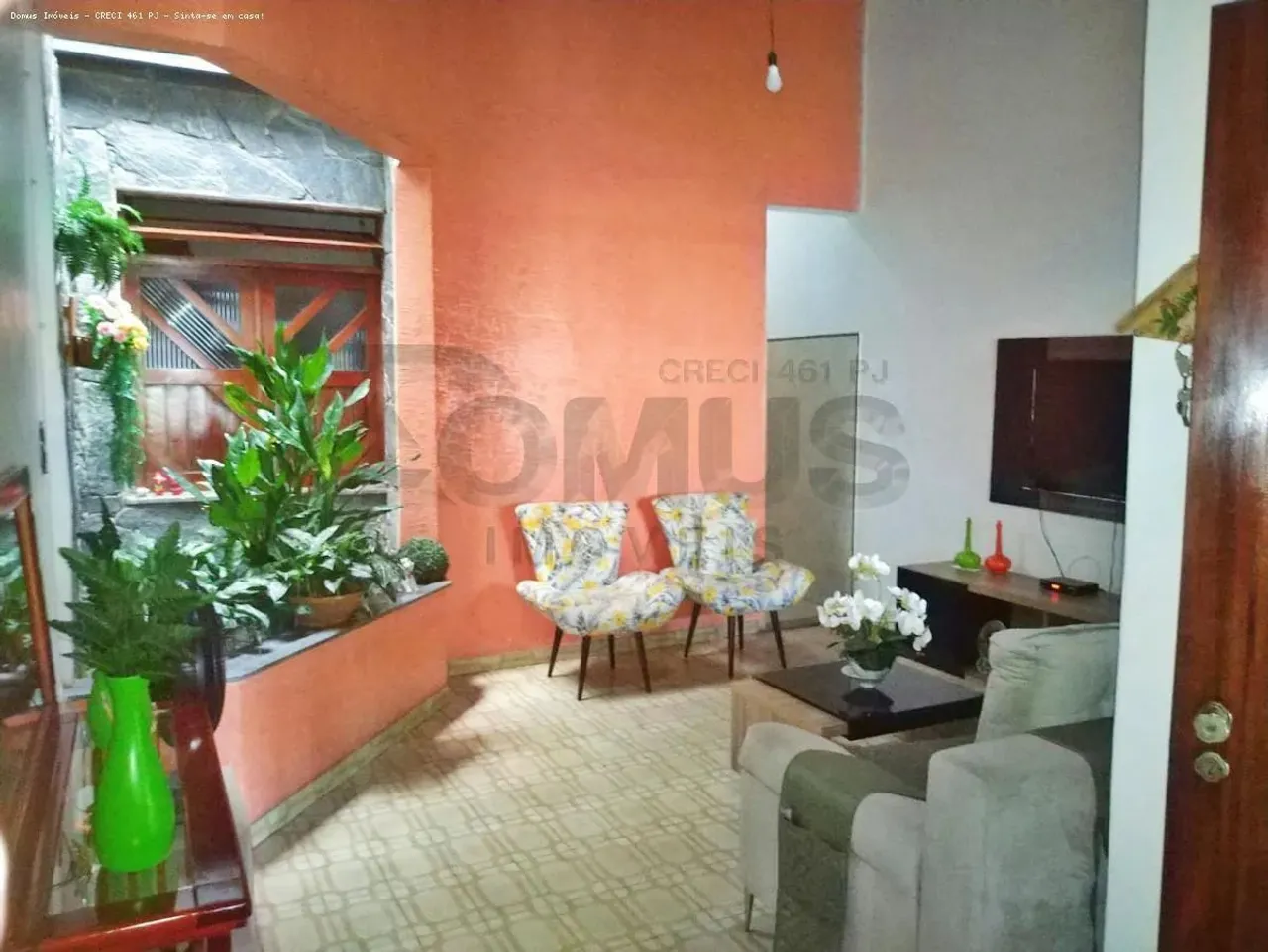 Casa no Getúlio Vargas com Boa Distribuição, Vaga Privativa e Pagamento à Vista