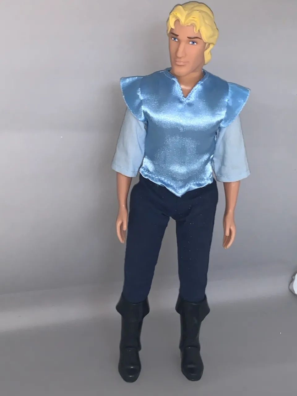 Boneco Barbie Ken Jonh Smith (Pocahontas) original Disney Store