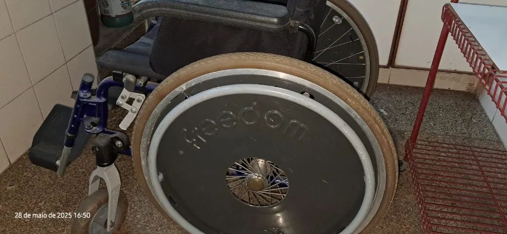 Cadeira de rodas Fredon - Foto 2