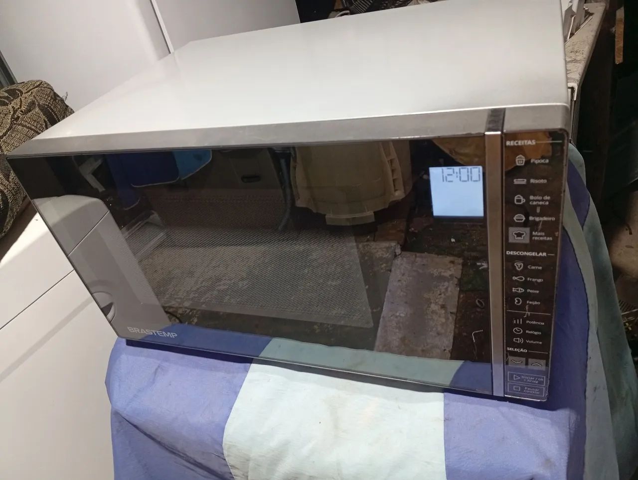 Microondas Brastemp 30 litros espelhado funcionando perfeitamente  - Foto 4