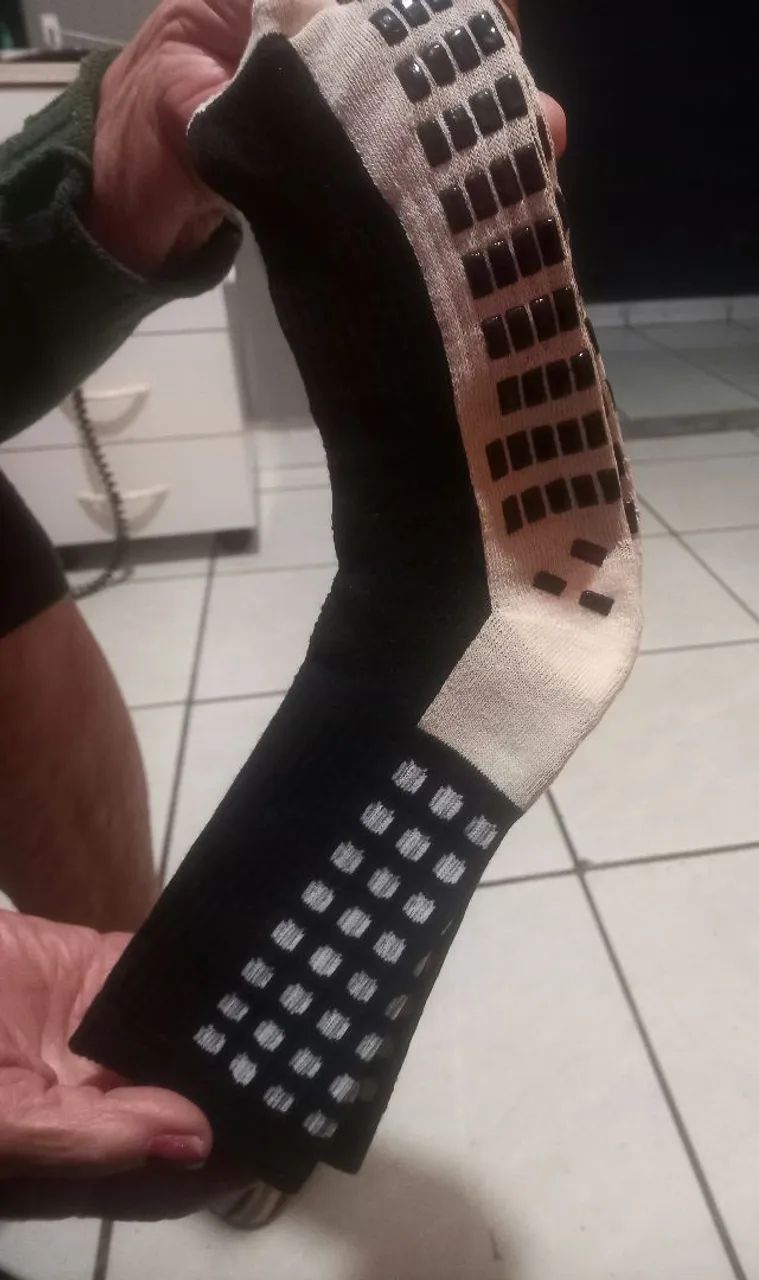 Meia antiderrapante  - Foto 2