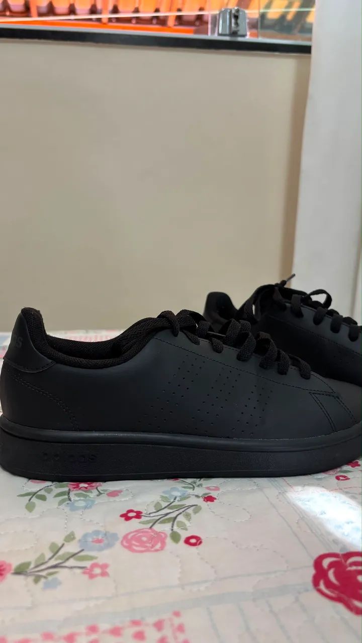 Tênis adidas 