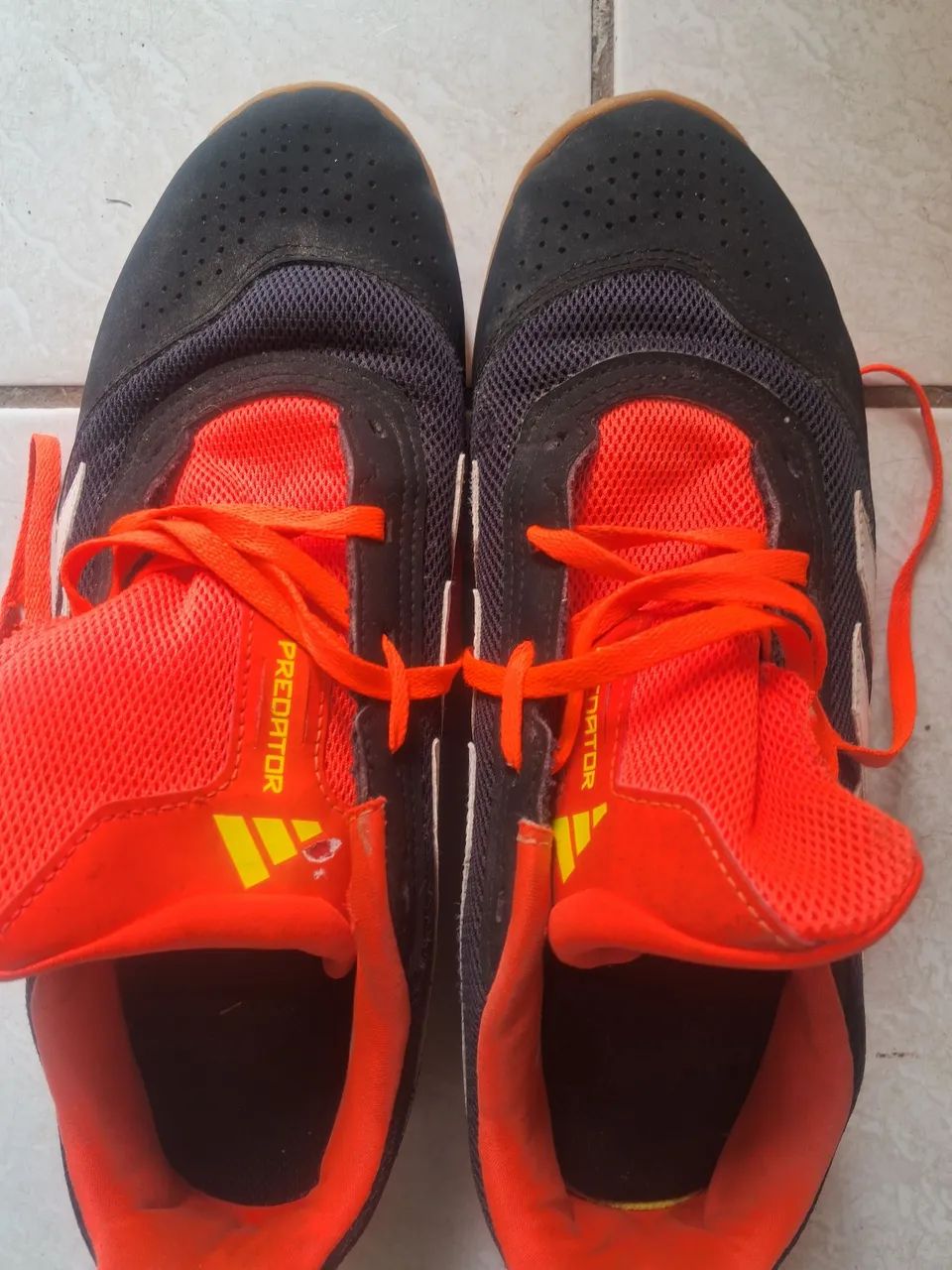 Chuteira Adidas Predator em perfeito estado