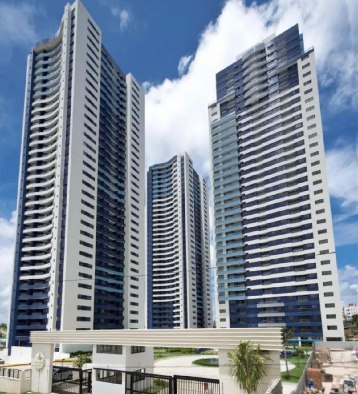 APARTAMENTO 2/4 COM DEPENDÊNCIA NO VILLA PRIVILEGE 