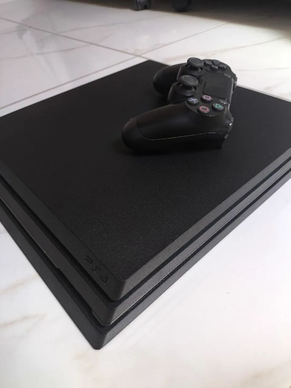 PS4 PRO 1 TB - Foto 2