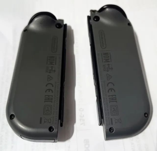 Joy Con direito Nintendo Switch cinza e esquerdo brinde joycon joy-cons controle pro - Foto 3