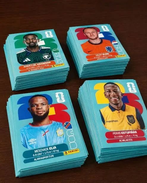 Bolo de 80 Figurinhas R$50,00