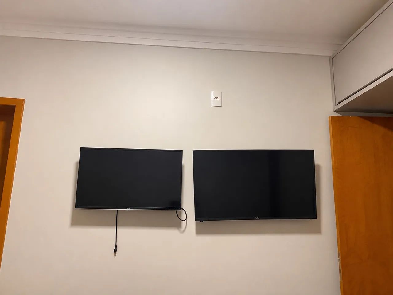 Vendo duas TVs