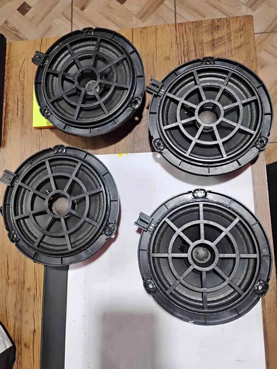 ? Kit com 4 Falantes 6 Polegadas Peugeot - R$ 80
