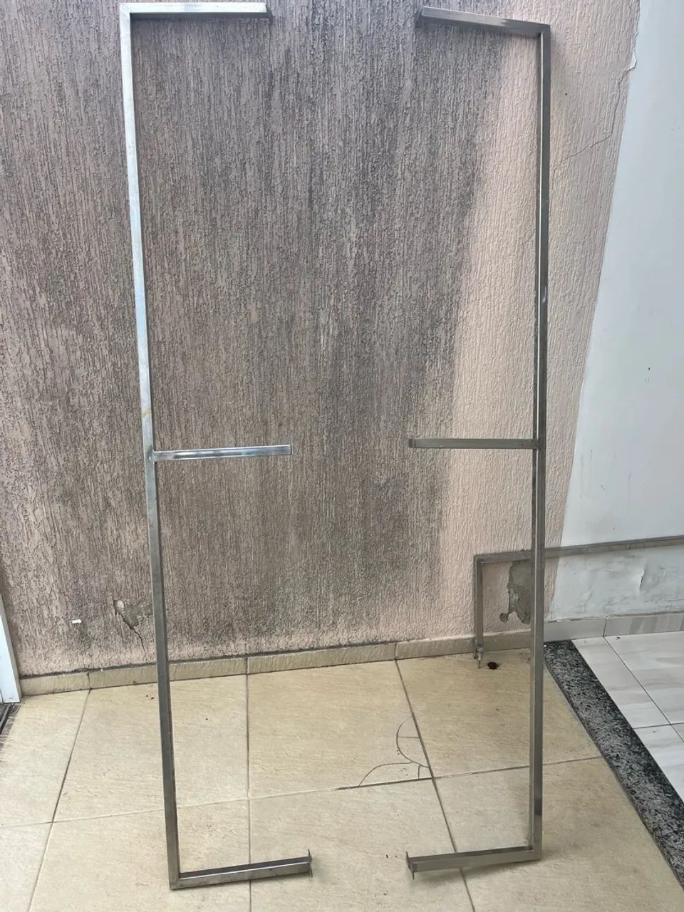 Vendo 4 suportes em inox  para colocar roupas  - Foto 4