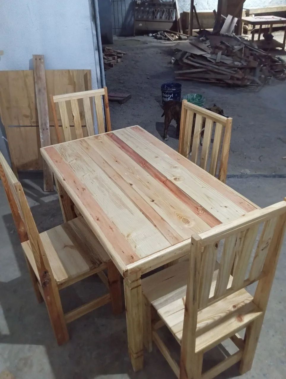 Mesa com 4 cadeiras