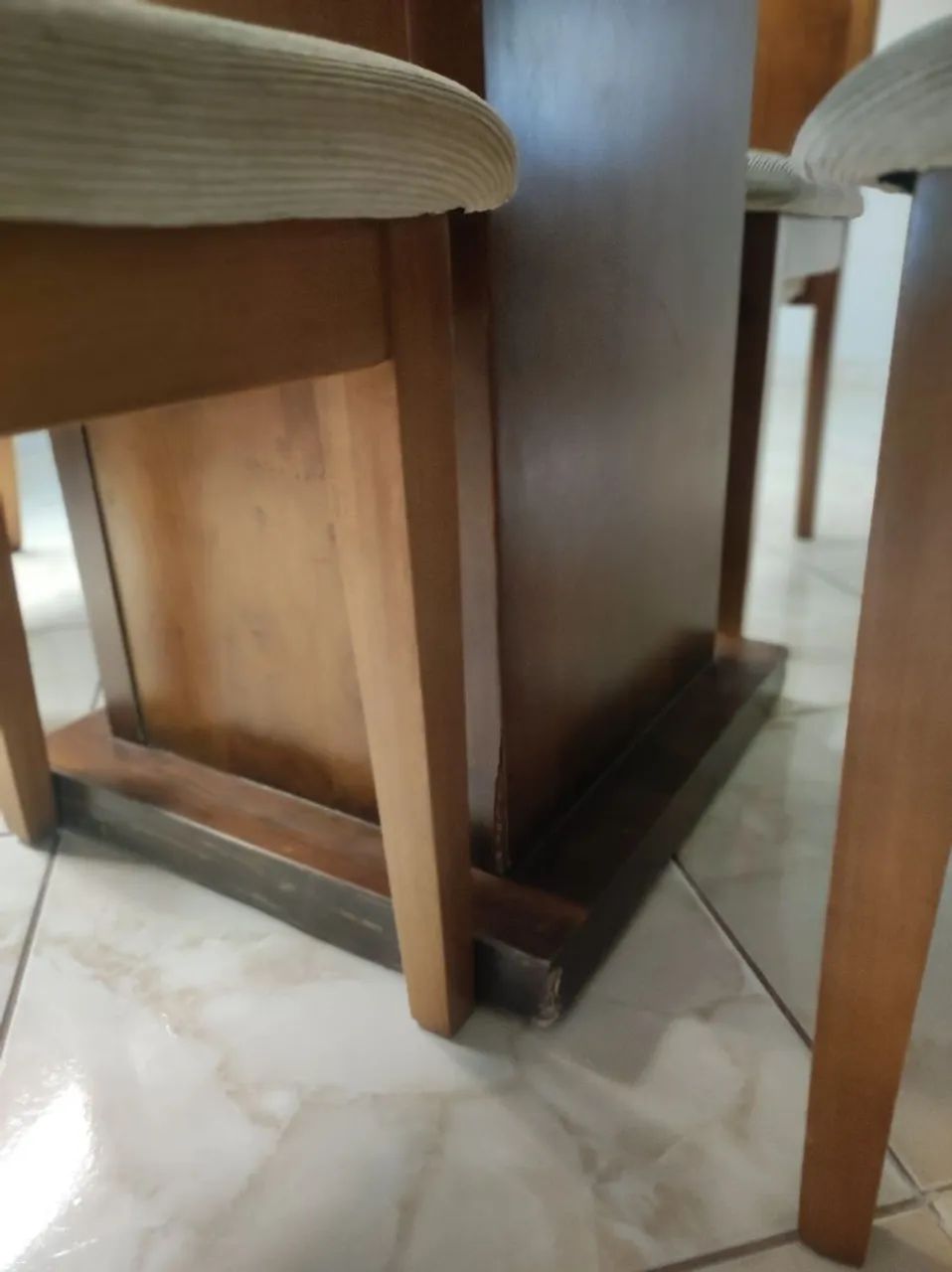 Mesa com 4 cadeiras imbuia - Foto 4