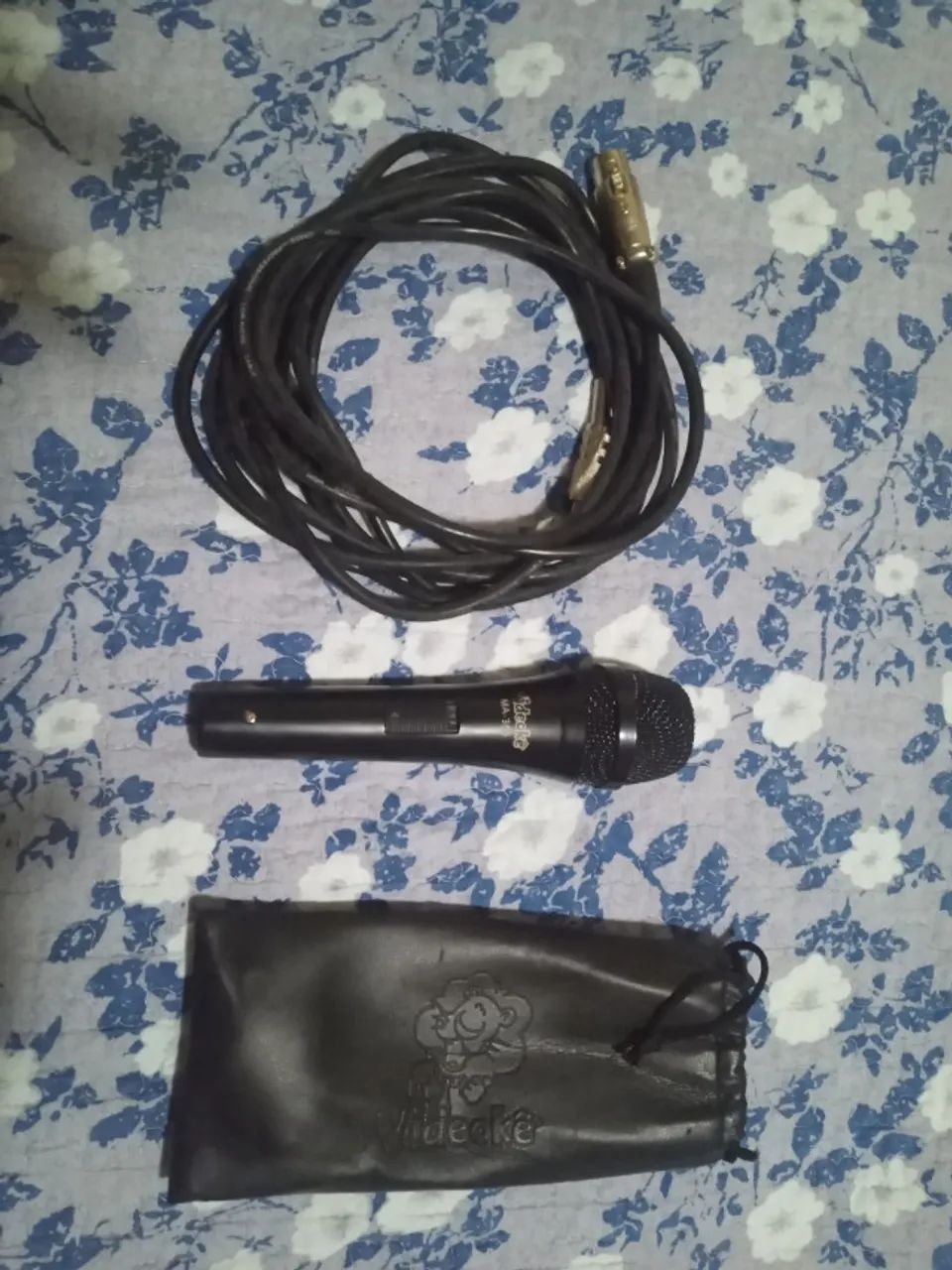 Microfone com fio marca Professional - Foto 3