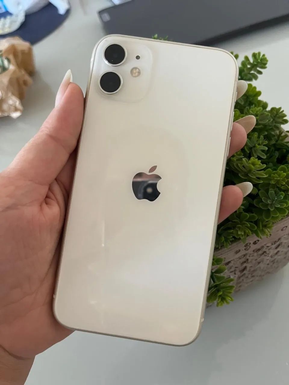 iPhone 11 - 64GB - Em perfeito Estado  - Foto 2