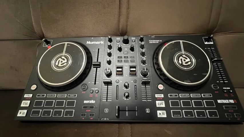 Controladora de DJ numark mix traço pro fx - Foto 2