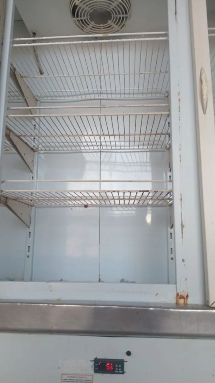 Expositor de três portas marca termisa para frios e laticínios  - Foto 3