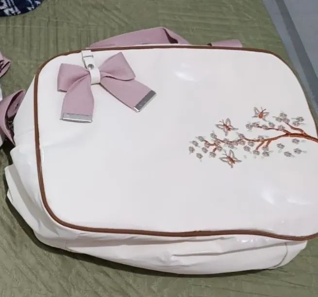 Vendo bolsa maternidade completa 