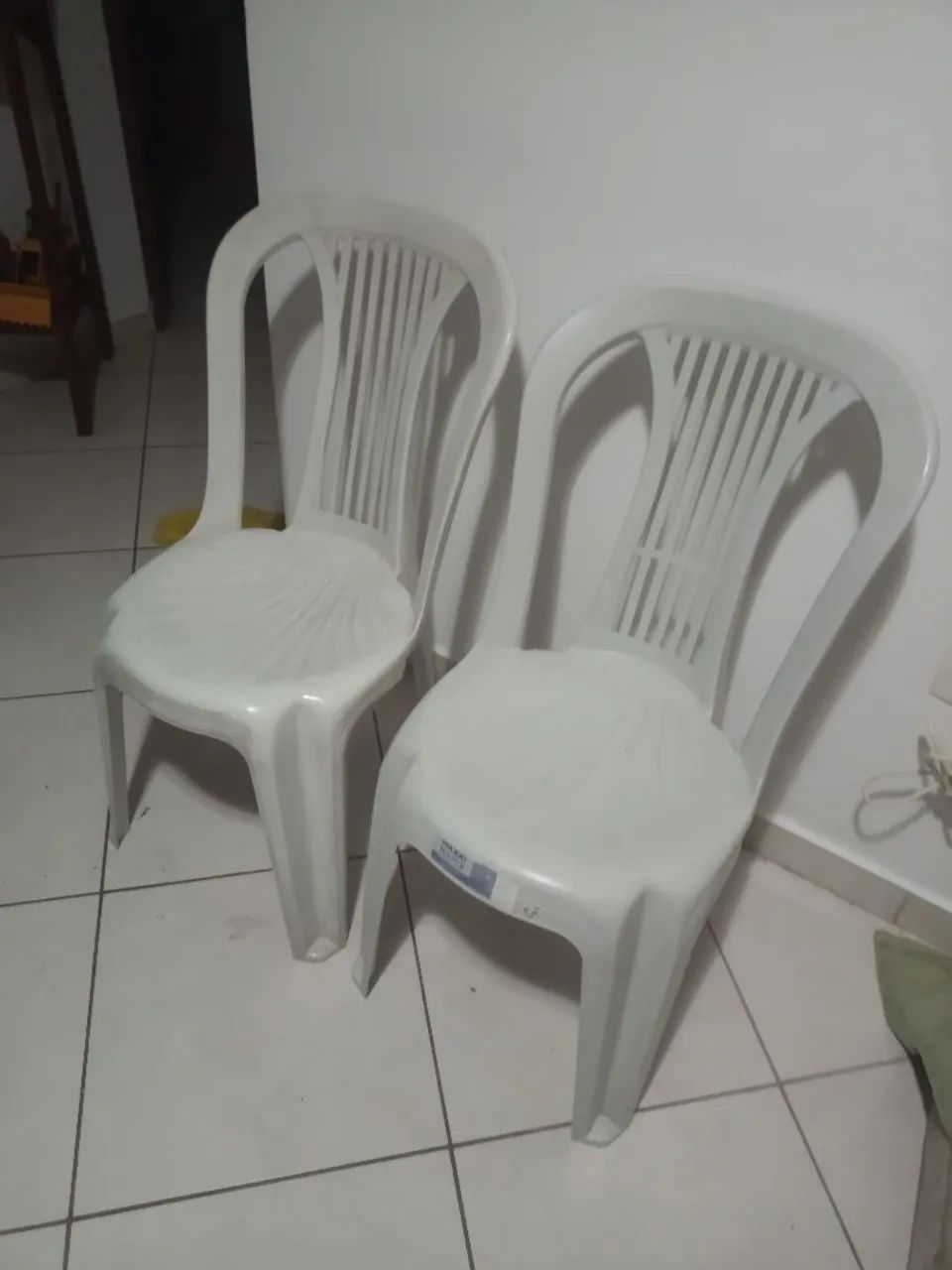 Cadeiras de plástico 