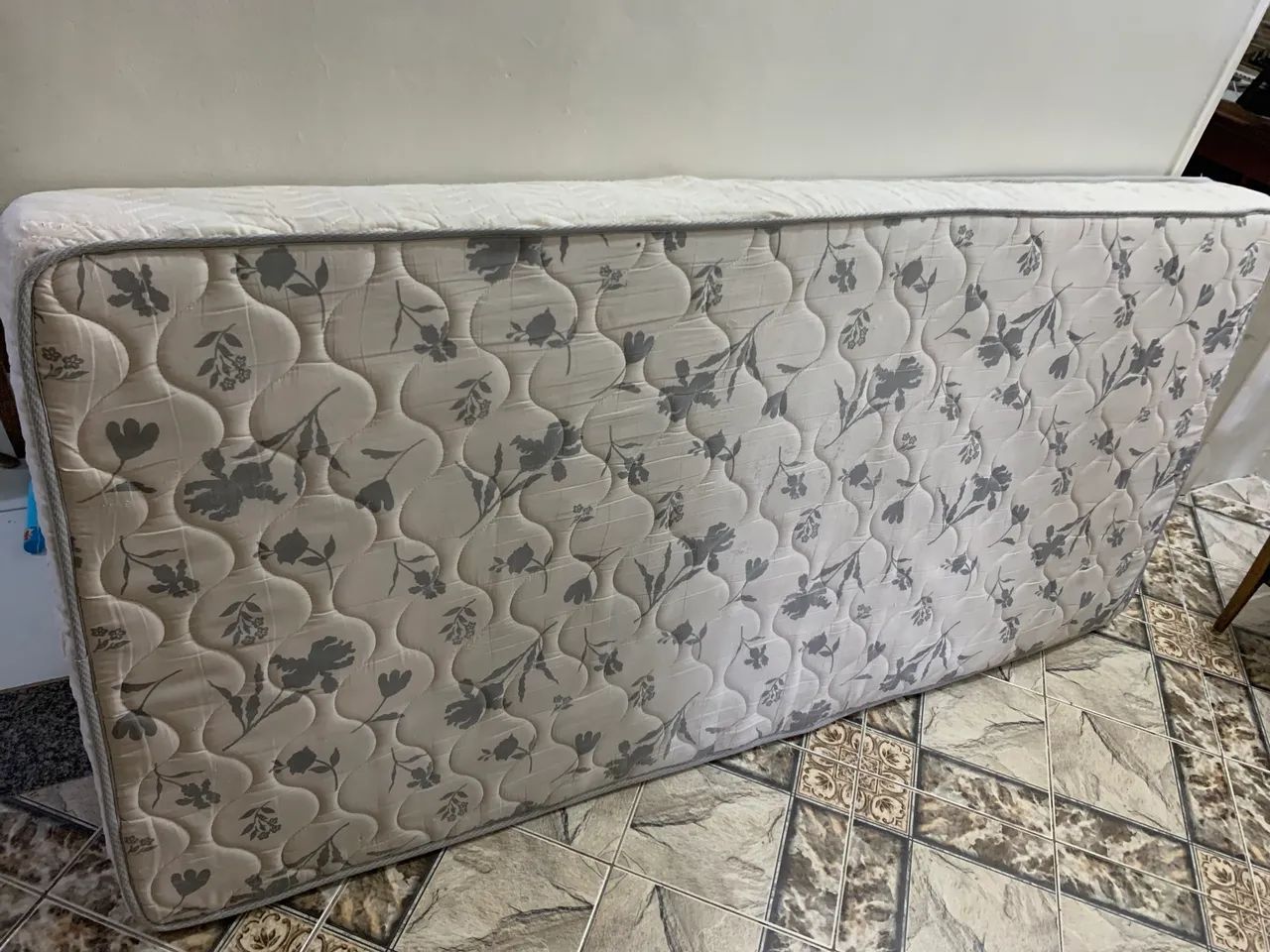 Cama e colchão Ortobom 