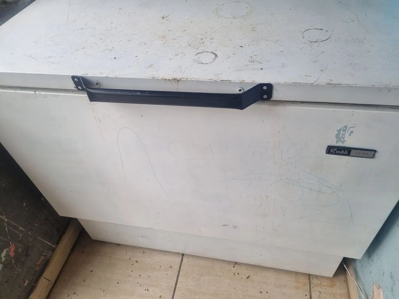 Vendo freezer  usado muito bom