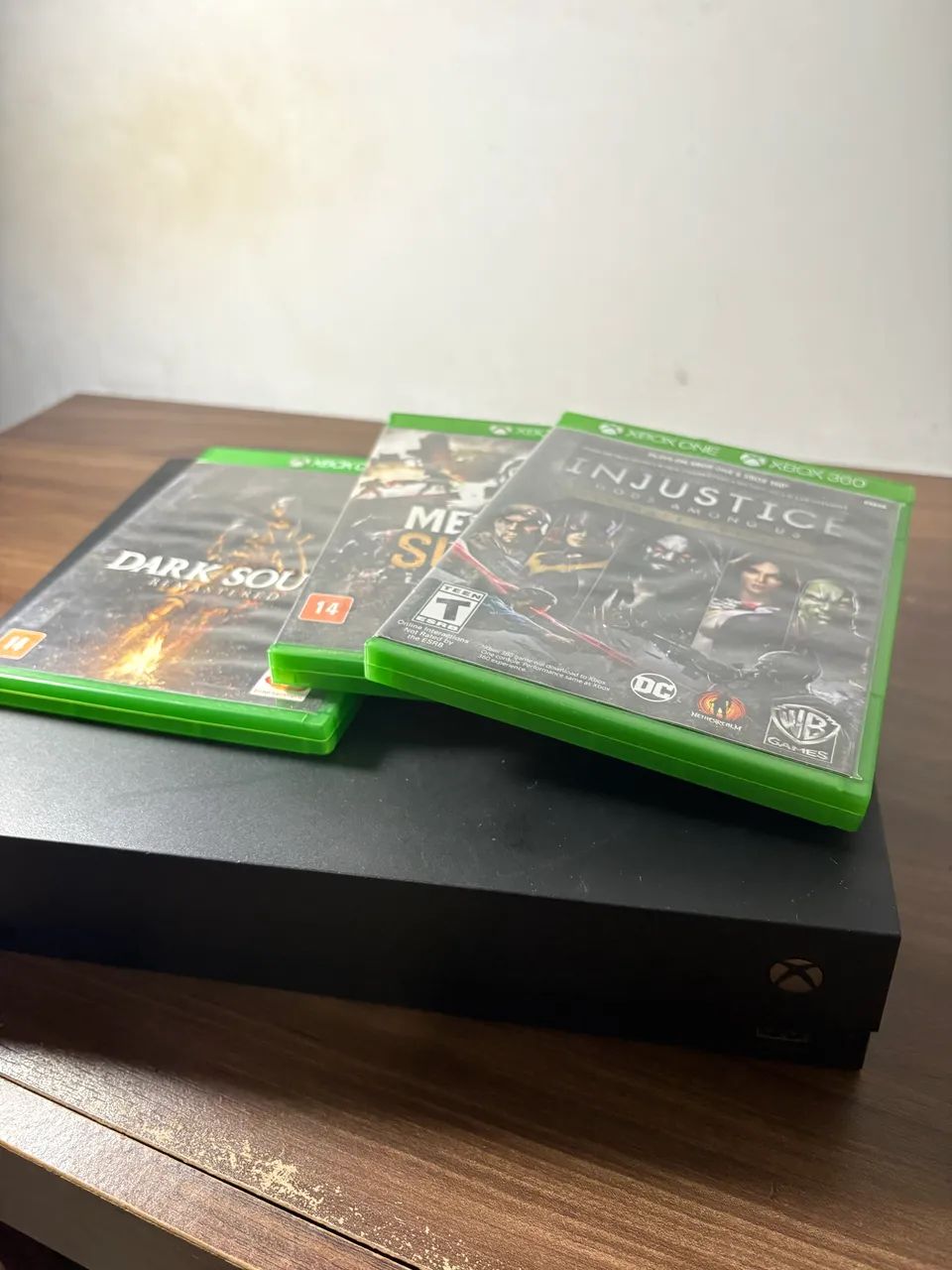 Xbox One X - 1TB em perfeito estado  - Foto 5
