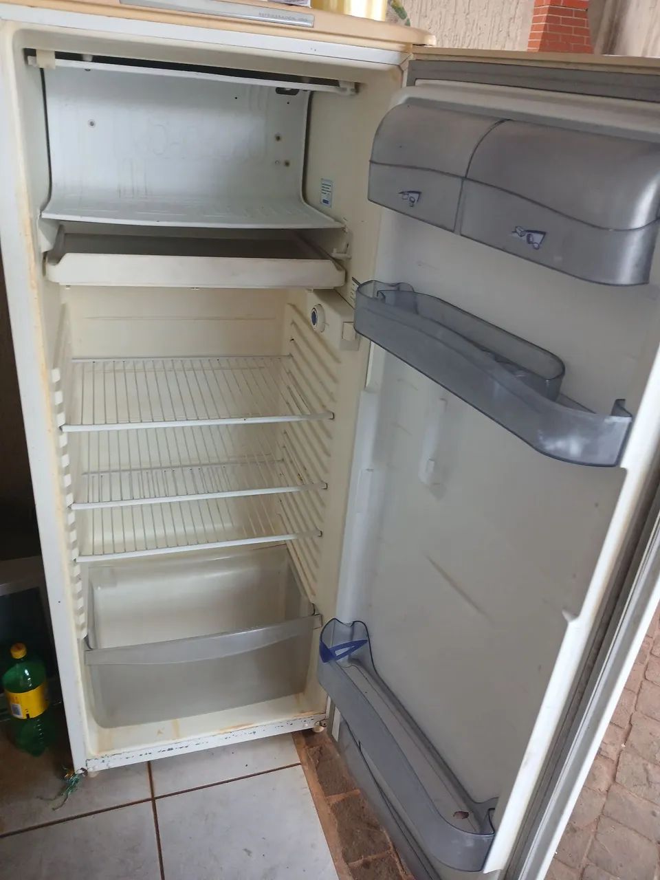 Vendo geladeira consul 220v  - Foto 2