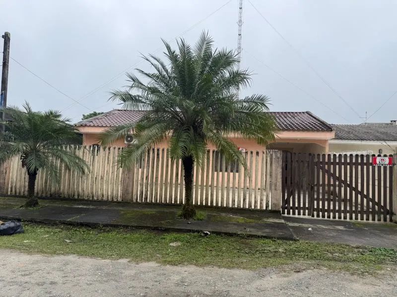 Ref.- 028 - Casa Balneário Saint Etienne